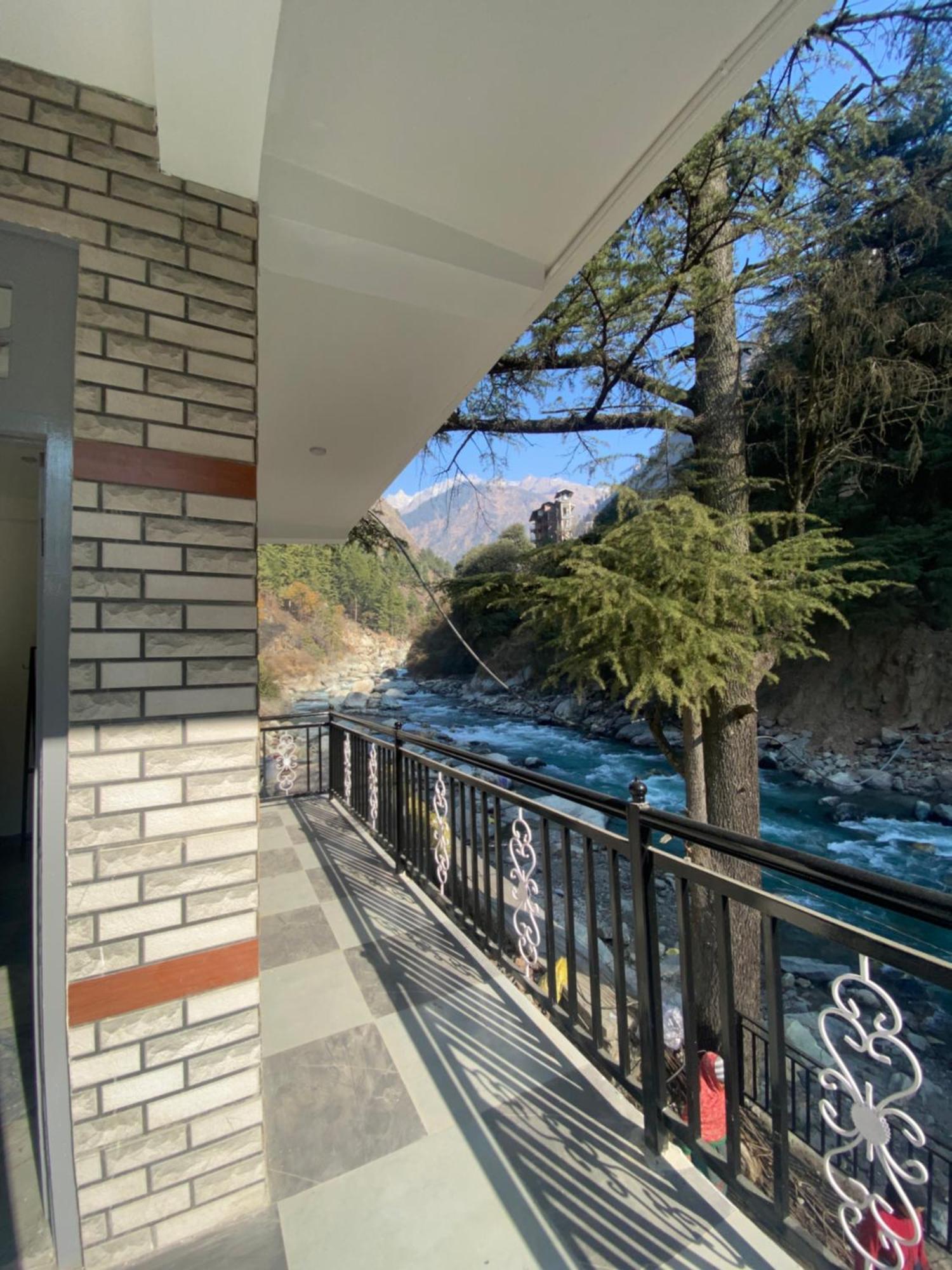 Hom House Of Mannmauji Riverside Kasol Exterior photo
