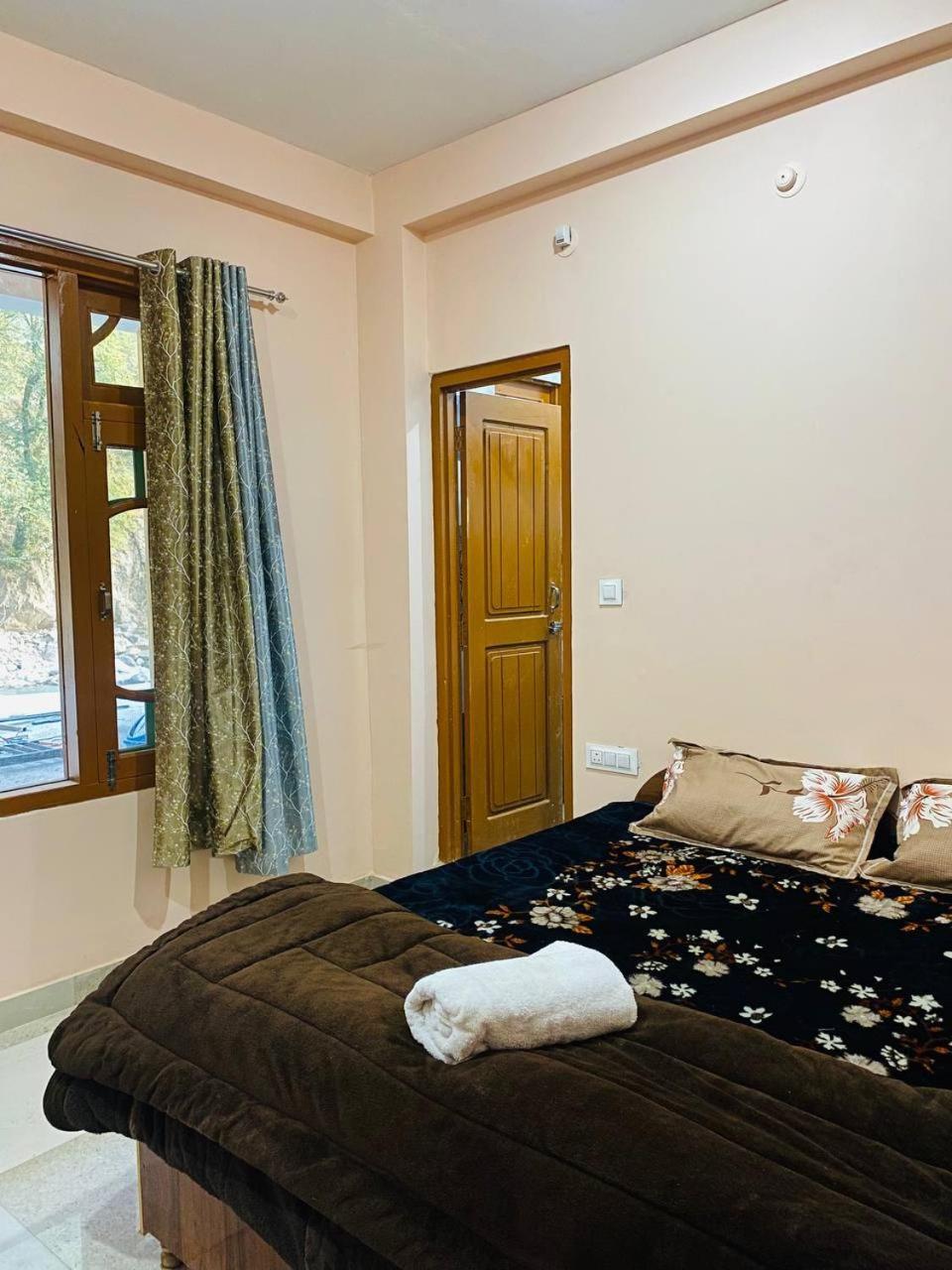 Hom House Of Mannmauji Riverside Kasol Exterior photo